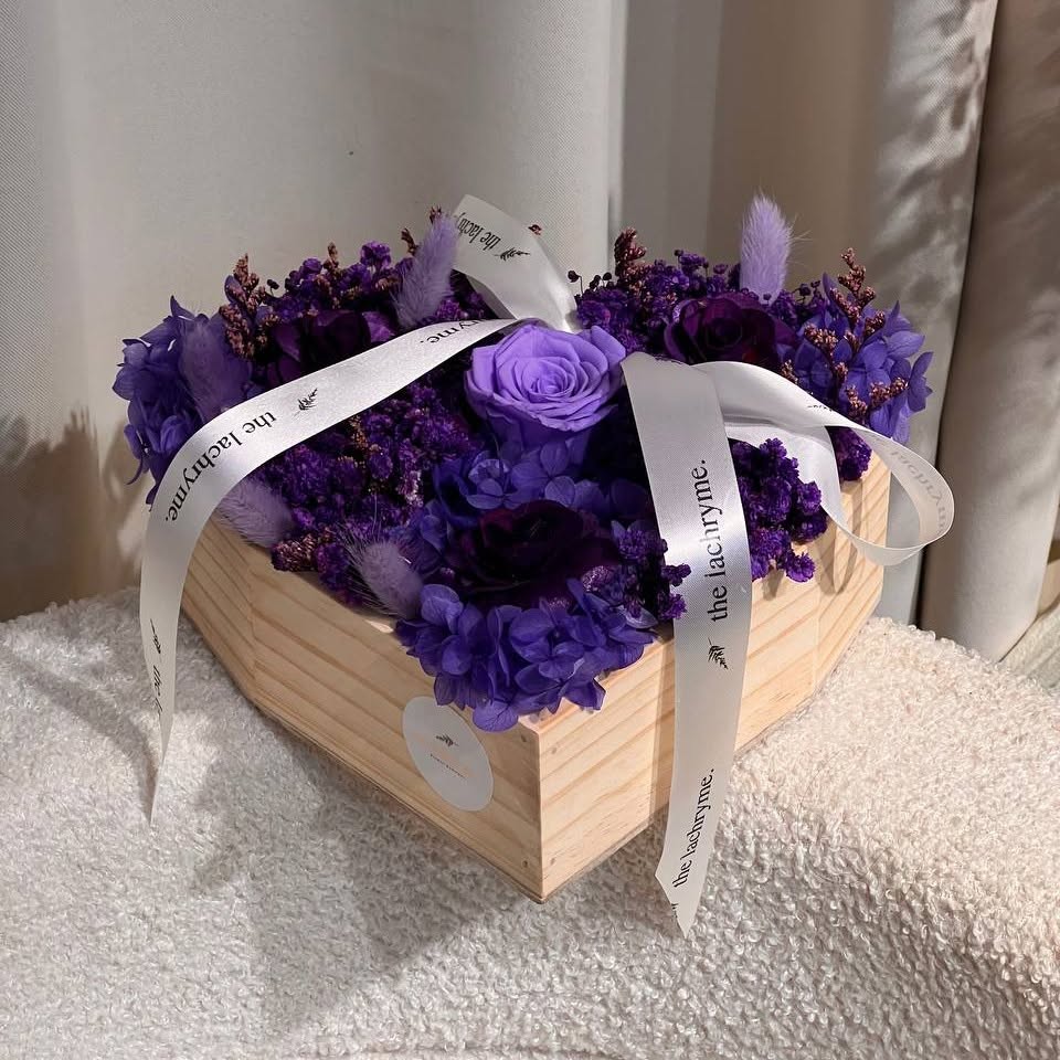 Phoebe | Boxed Blooms | Heart-Shaped Shadow Box