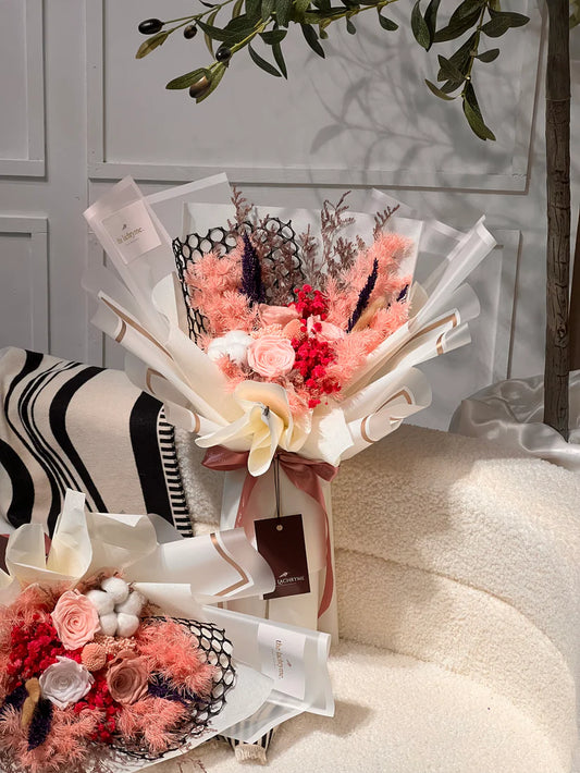 Belle | Preserved Blooms | Grand