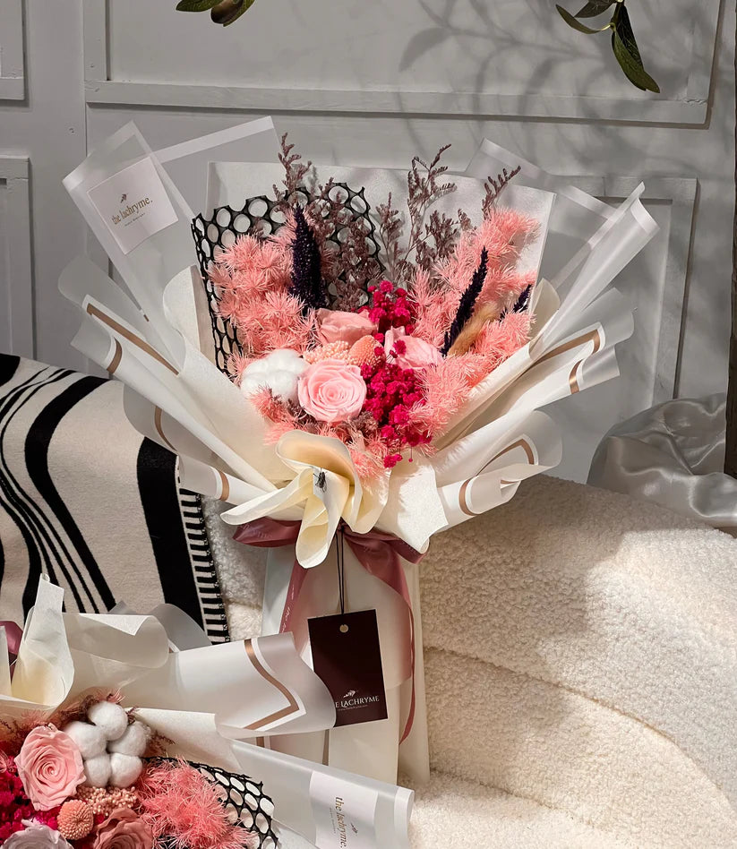 Belle | Preserved Blooms | Grand